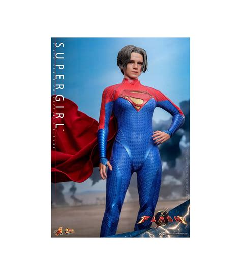 Supergirl Hot Toys