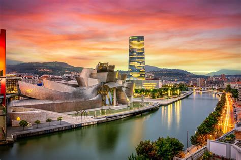 ¡Bilbao con entrada al Museo GUGGENHEIM: 3 días y 2 noches en Hotel 3 ...