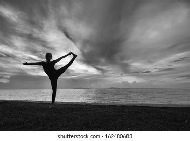 Naked Woman Dancer Poses On Beach Stock Photo 2256513151 Shutterstock