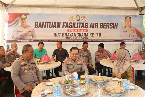 Polres Luwu Serahkan Bantuan Fasilitas Air Bersih Jelang Hut