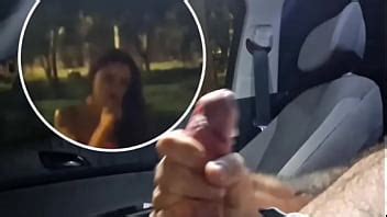 Gozei masturbando olhando pra gostosa no ponto de ônibus XVIDEOS