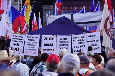 Galerie Demonstrace v Praze na Václavském náměstí Policie znovu