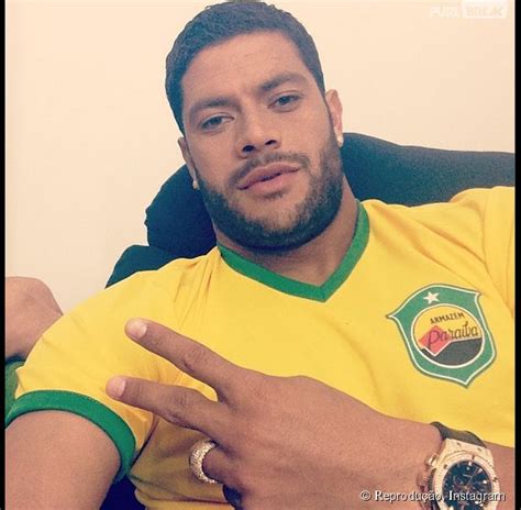 Fotos De Hulk Camisa Da Sele O Brasileira No Instagram Purebreak