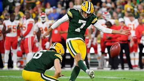 Former Packers Kicker Lands With Jets After Standout Camp