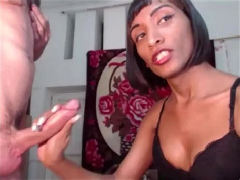 Impresionante Transexual De Bano Garganta Profunda A Su Amante Xvideos