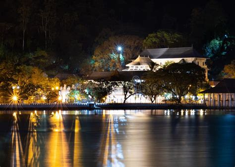 night view   temple   sacred tooth relic sri dalada maligawa
