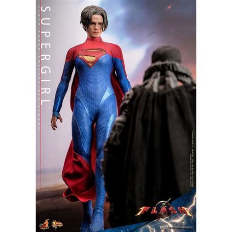 Supergirl MMS Hot Toys Figure The Flash