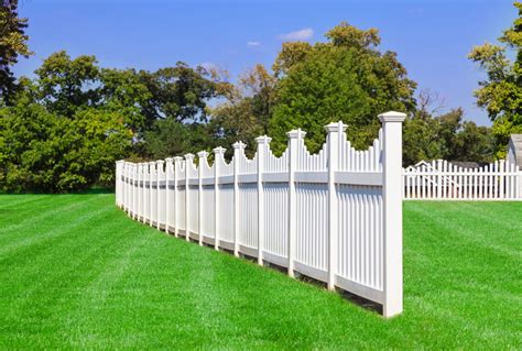 Vinyl Fencing Installation In Okanagan Accurate Fencing