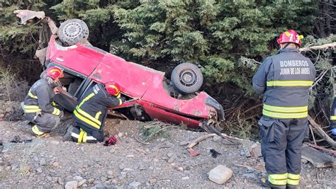 Impactante Choque Y Vuelco De Un Auto En La Ruta 40