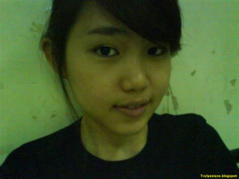 Nude Asian Gilr Sweet Looking Busty Indon Chinese Teen Posing Nude Pics