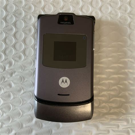 Unlocked Motorola Razr V3 Unlocked Flip Gsm Bluetooth Mp4 Video Mobile