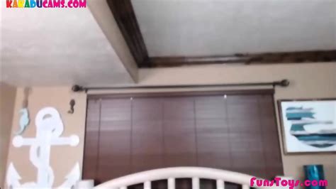 Big Anal Toys Inside Sweet Holes Live On