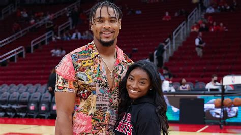 Simone Biles And Her Boyfriend Wore Matching Outfits For Date Night