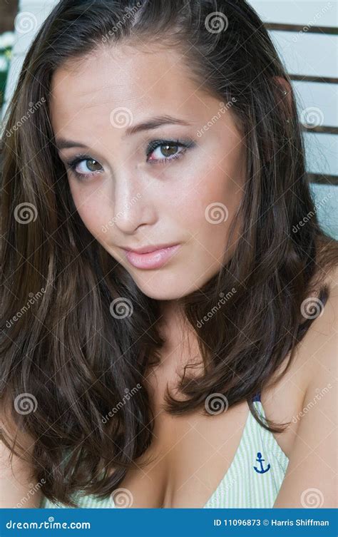 Brunette Imagen De Archivo Imagen De Atractivo Hembra 11096873