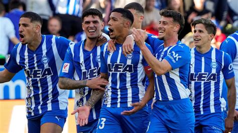 El Deportivo Alavés confirma una salida