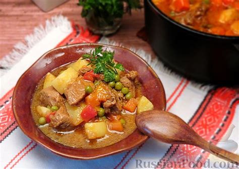 Рецепт: Рагу из говядины с картофелем, томатами и зелёным горошком на ...