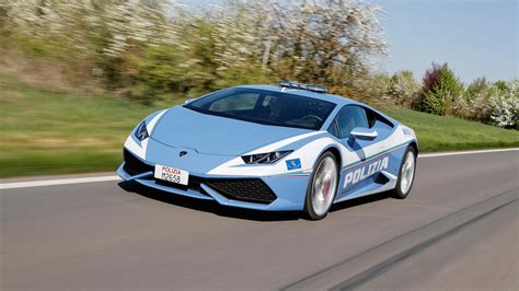 La policía italiana tiene un refuerzo de lujo un Lamborghini Huracán