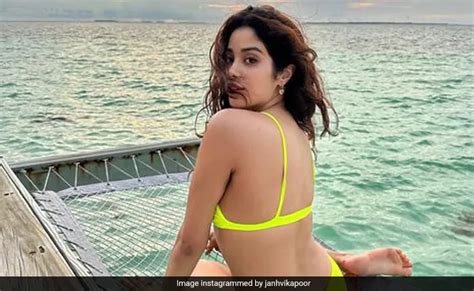 Janhvi Kapoor Wears A Neon Bikini Flaunts Her Curves In Maldives Udaipur Kiran