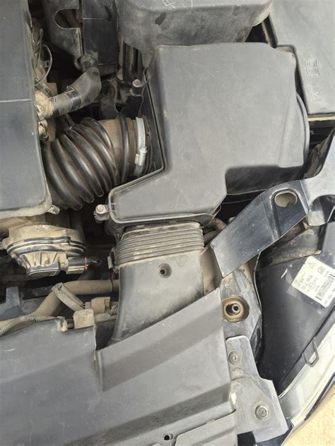 Воздухозаборник от рестайлинга — Ford Focus Sedan II, 2 л, 2006 года ...