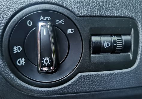 Автоматический переключатель света — Volkswagen Polo Sedan, 1,6 л, 2016 ...