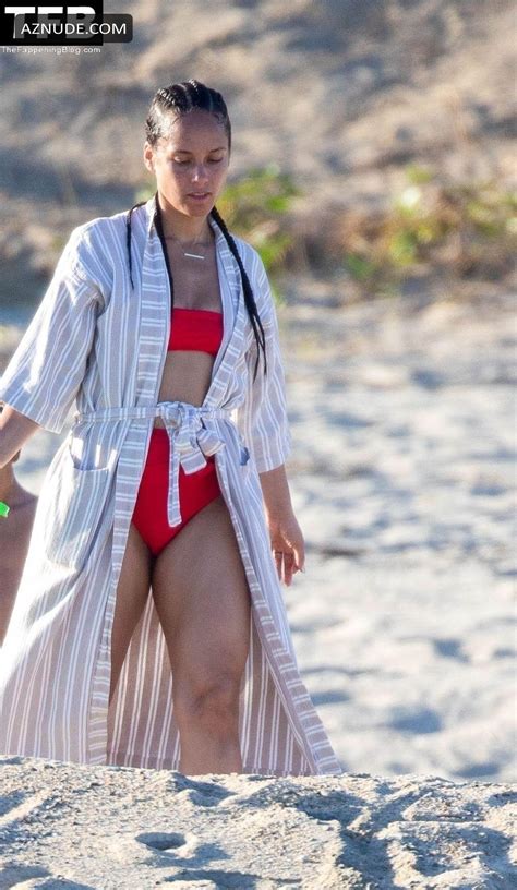 Alicia Keys Sexy Seen Flaunting Her Hot Bikini Body At The Beach In Cabo Aznude