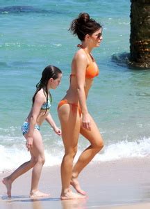 Retro Kate Beckinsale Looking Fine In An Orange Bikini In Mexico Aug Th Hq S Phun