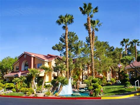 Westgate Flamingo Bay Resort in Las Vegas (NV) - Room Deals, Photos