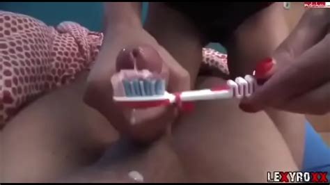 Hot Girl Brushing Her Teeth With Sperm XNXX