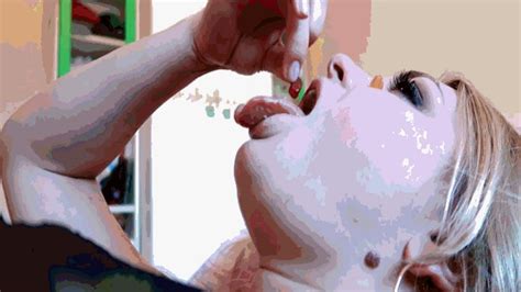 Naked Giant Blonde Swallows MP4 1280 720 HD Princess Diana Clips4sale