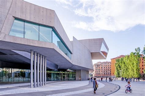 Zaha Hadid: MAXXI | Architecture for Non Majors