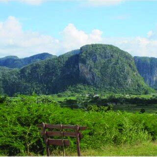 Mogote Dos Hermanas hill seen from El Fortín Note the recent fault in