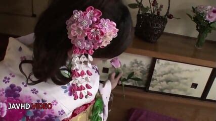 Japanese Amateur Star Rei Mizuna Shows Off Incredible Masturbation Skills With