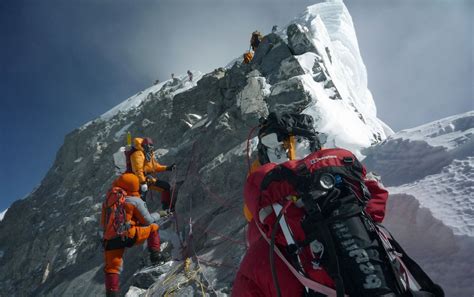 Mount Everests Famous Hillary Step Destroyed Mountaineers Confirm