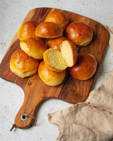 Petites Brioches Tangzhong à la Chantilly ou Maritozzi Casserole