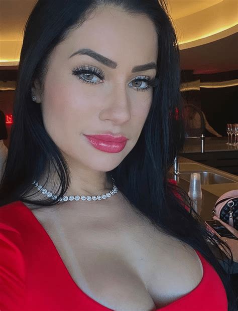 Carol Machado Transando Pelada Dando Cuzinho De Quatro Xvideos Videos Porno Grátis