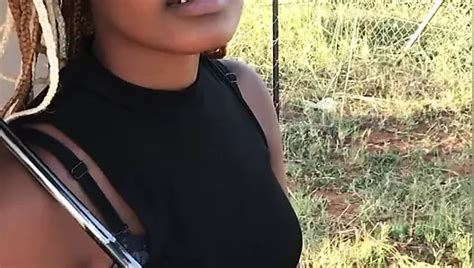 Free Ebony Outdoor Porn Videos XHamster