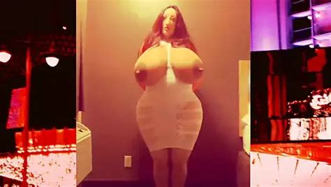 Geile Milf Tranny Raakt Zichzelf Aan En Pronkt Met Haar Lange Benen In Een Panty Terwijl Ze