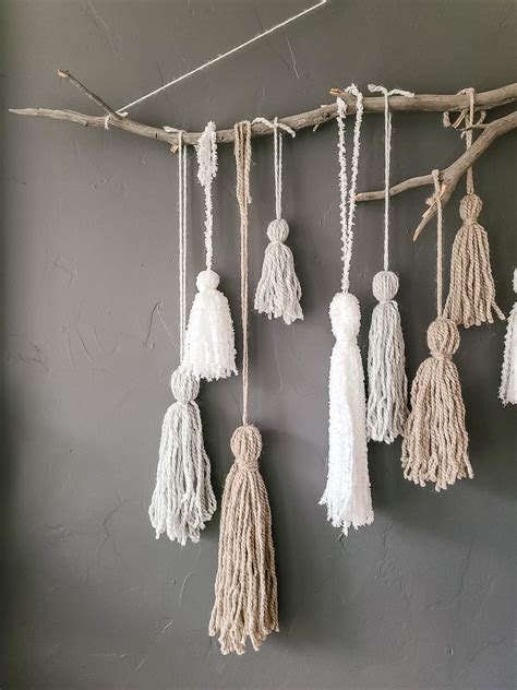 how to make a tassel out of yarn