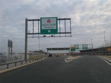 New signs will clarify where is Newark EWR airport for drivers 6