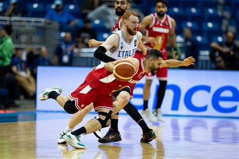 Italia superó los nervios para vencer a Baréin en el Torneo de