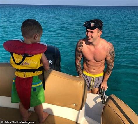 Helen Skelton Displays Her Phenomenal Physique In Tiny Blue Bikini Daily Mail Online