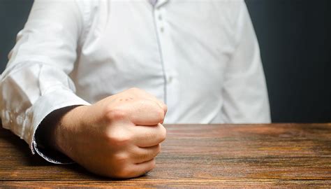 Torino Padre Fa Picchiare Il Figlio Gay Rompigli Le Mani