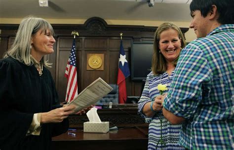 100 Plus Couples In Bexar County Tie The Knot After Same Sex Marriage