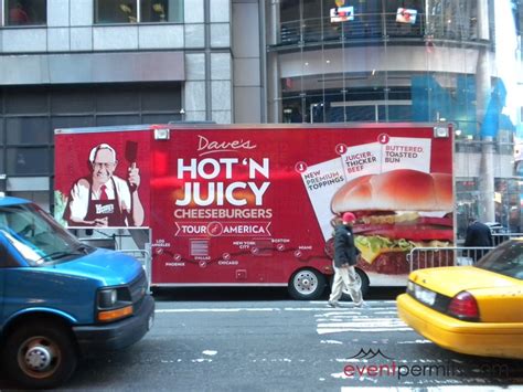 Wendy S Hot N Juicy Tour His Nyc Times Square Nyc Times Square Juicy Food Truck