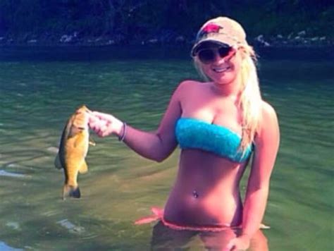 Hot Sexy Kelsie Davenport Bikini Pics