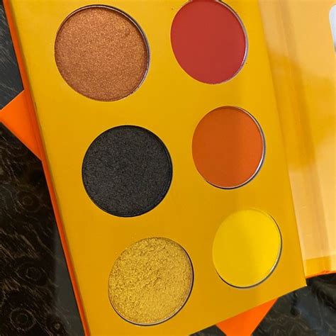 Cheetos Flamin Hot Makeup Cheetos Flamin Hot X Riley Rose Eyeshadow