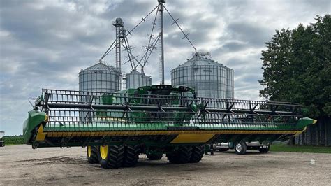 Grain Harvest Ll Combine Harvester John Deere S John Deere