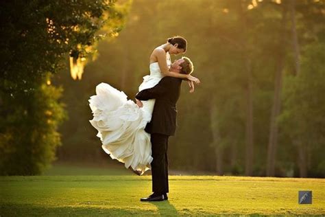 Must Take Photos Of Your Wedding Dress Every Bride Has To Have