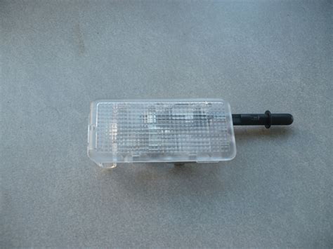 Lampka oświetlenie schowka Dacia Duster II OEM 264759172R za 79,90 zł z ...