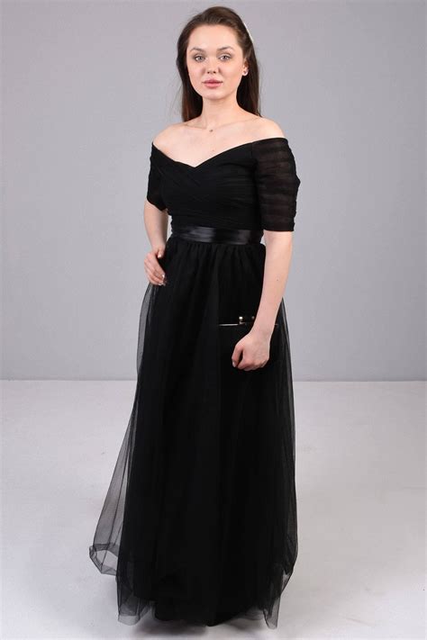 Черное бальное платье со спущенными плечами и завышенной талией артикул ...